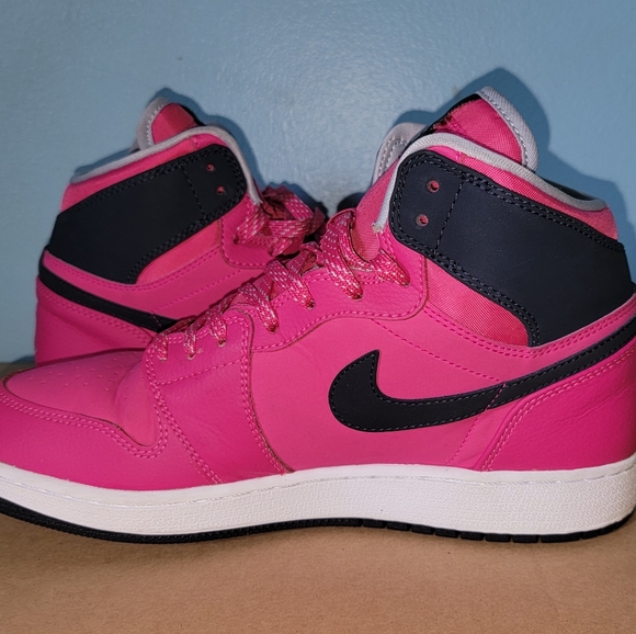 Nike Jordan 1 Retro High GG Vivid Pink 7Y - Picture 5 of 10